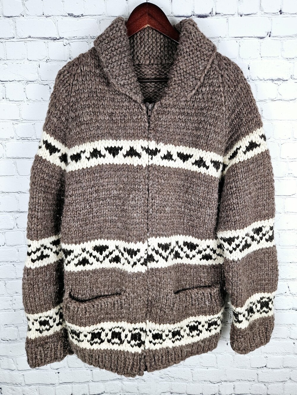 VINTAGE | hand knit zip up cowichan style heavyweight sweater